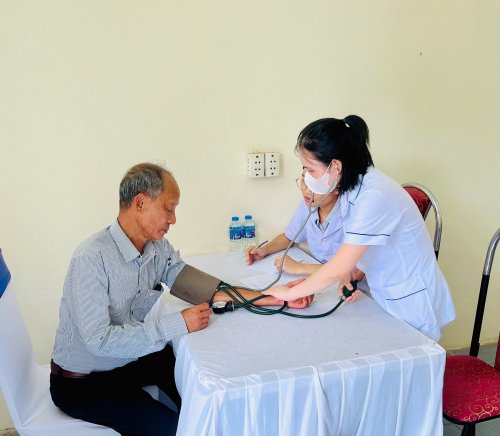 hiền.jpg