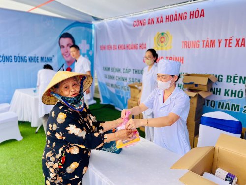 phát thuốc.jpg