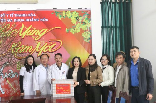 tặng qu&agrave;.jpg