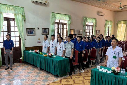 ch&agrave;o cờ 2(1).jpg